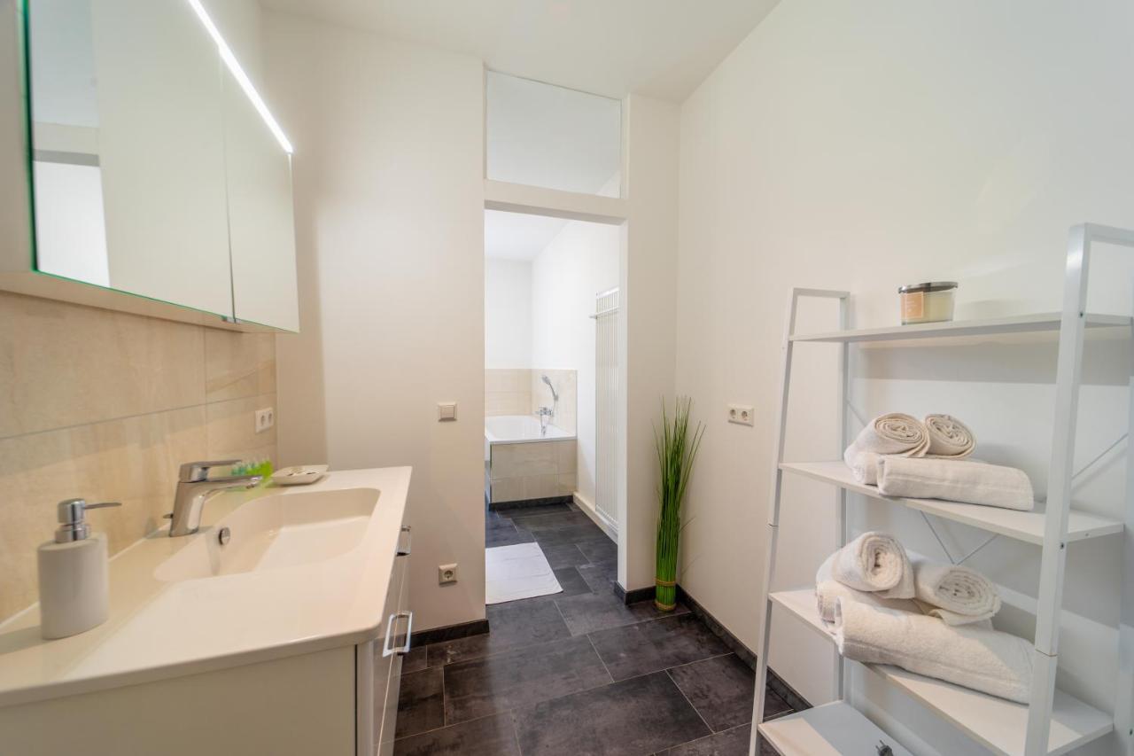 Grosse 3-Zimmer Wohnung - Zentral-Coburg - Kostenloser Parkplatz Экстерьер фото